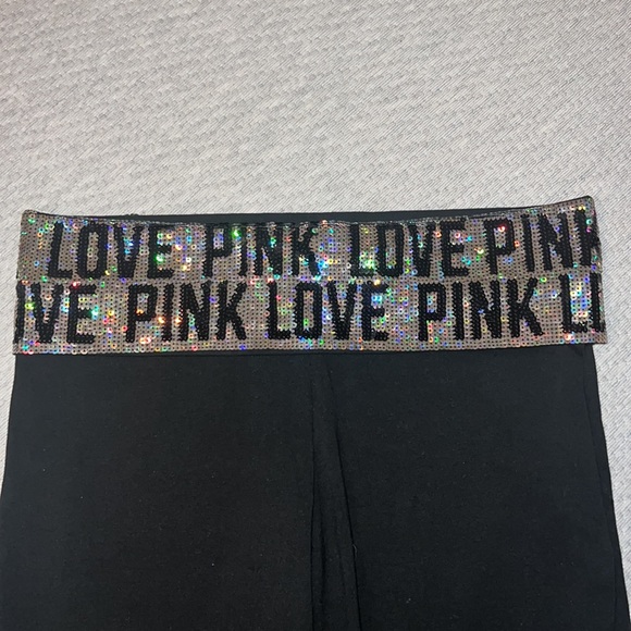 *RARE* VS PINK capri leggings with sequin band - size medium *NWT* - Picture 2 of 6